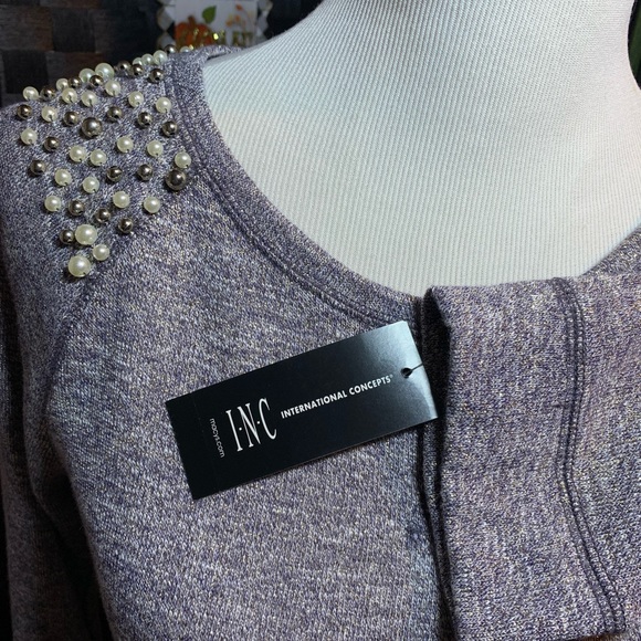 Woman’s dress blouse size medium - Picture 4 of 6